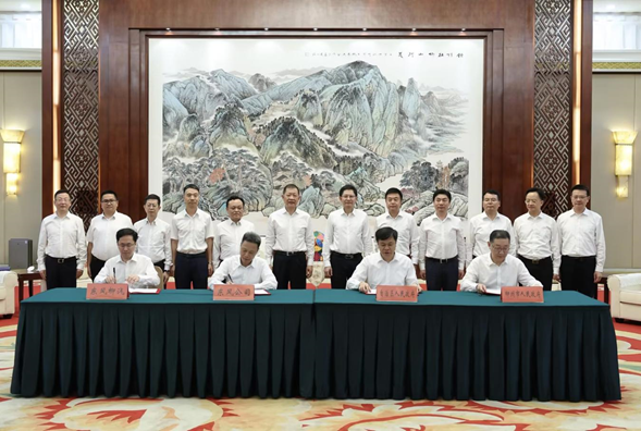 龙行工(gōng)程”合作(zuò)框架协议正式签署 东风柳汽新(xīn)能(néng)源转型进程里程碑式时刻！