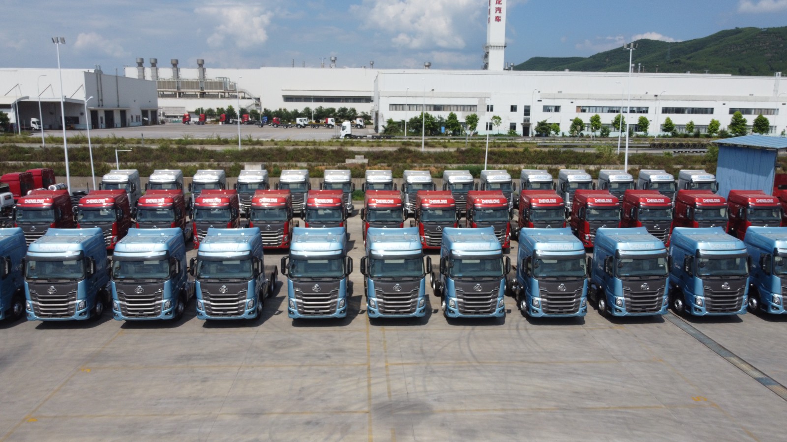 Title: Dongfeng Liuzhou Motor Co., Ltd. Successfully Delivers 160 Long Dragon Tr