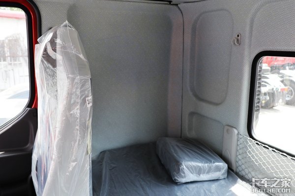 平顶車(chē)身低至2米8 这台乘龙H5不怕限高
