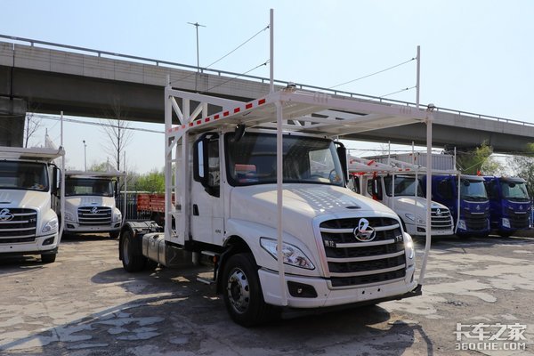 安(ān)全可(kě)靠的大气長(cháng)头 乘龙T5牵引車(chē)图解