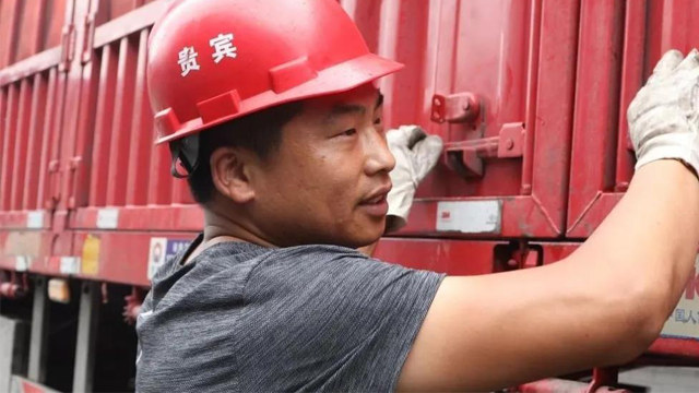 跑一趟省500元！开轻量化乘龙H5能(néng)多(duō)赚钱？有(yǒu)位司机这么说